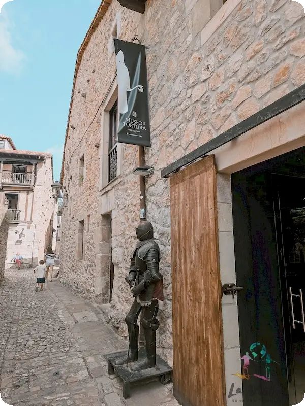 Entrada al Museo de la Tortura de Santillana del Mar