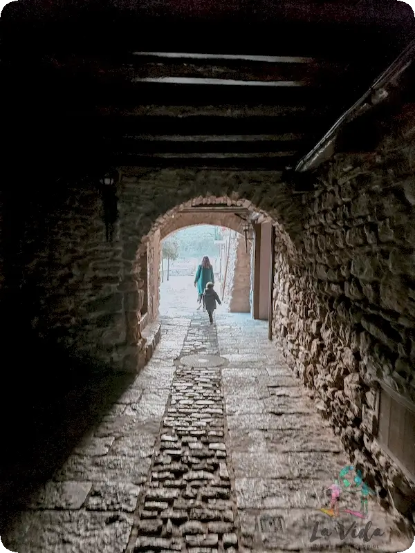 Descubriendo Súria cazando tions