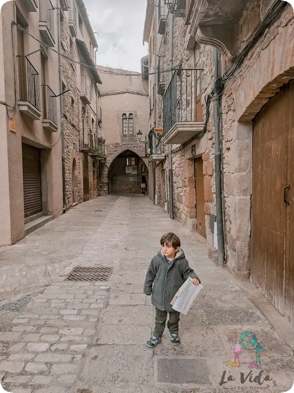 Eric buscando las piezas de su tió en Súria