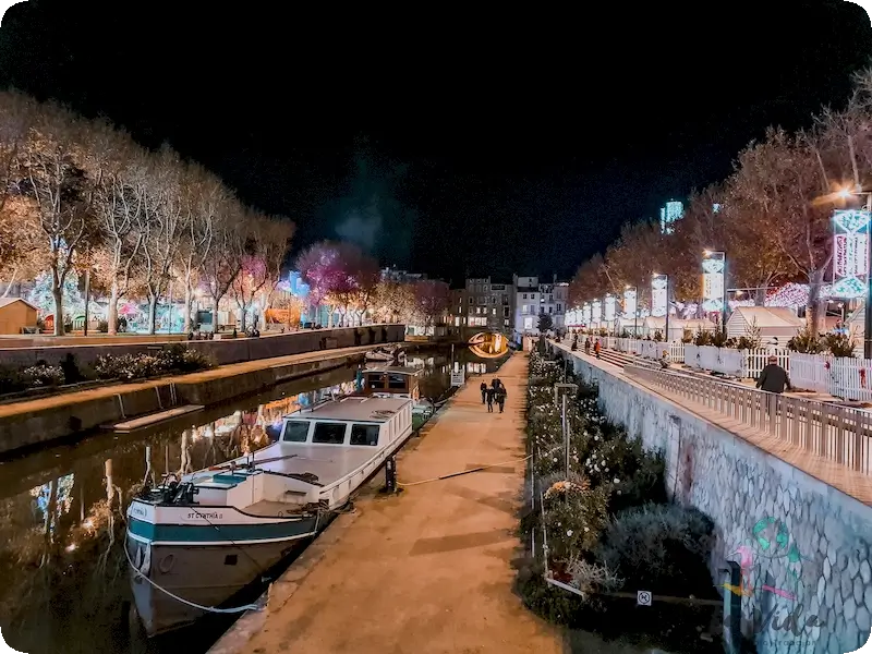 Canal de Narbona con mercado de Navidad y feria de atracciones a cada uno de los lados