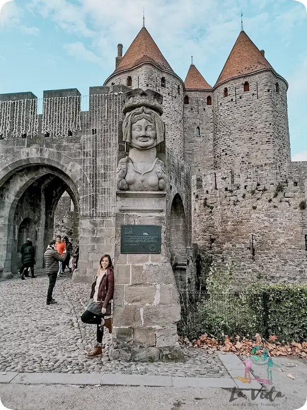 Entrada murallas Puerta Narbona