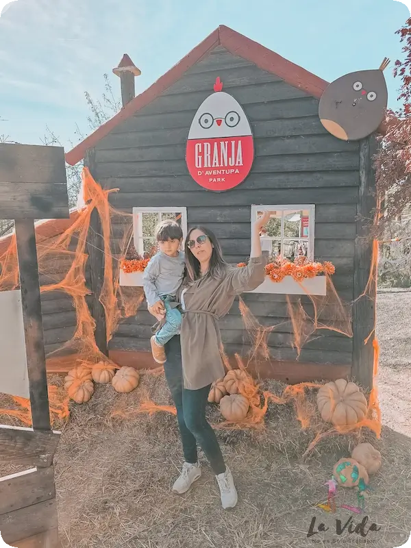 Granja aventura Park en Halloween entrada