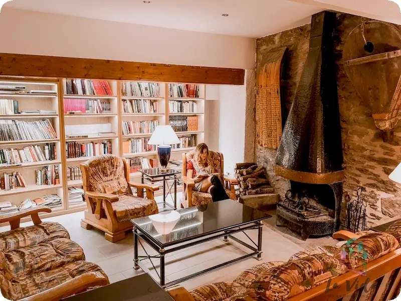 Biblioteca del Hostal Estrella de Rupit