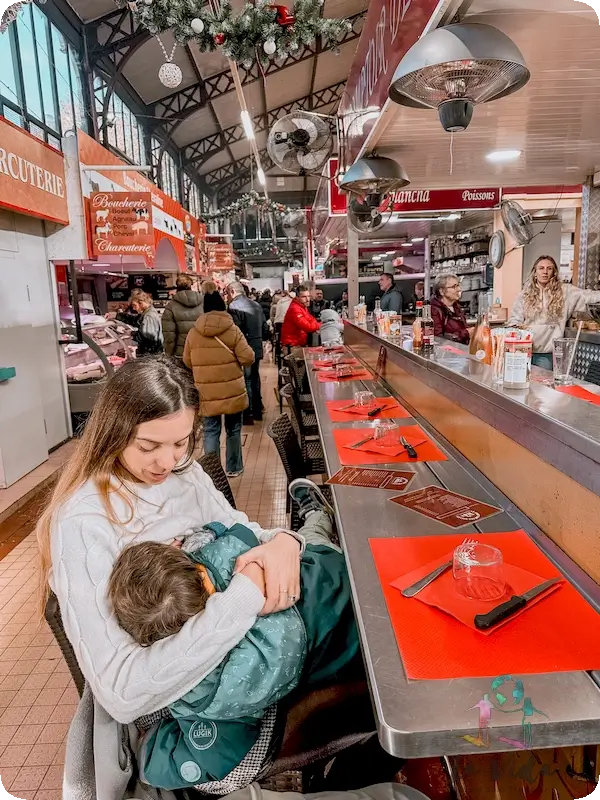 Comiendo en Les Halles de Narbona