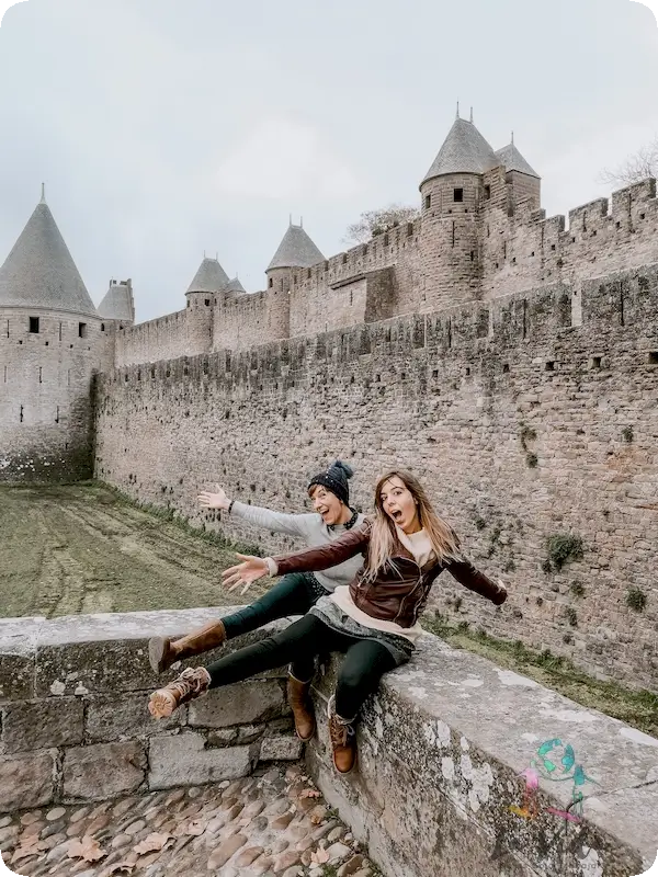 En la ciudadela de ruta por el Sur de Francia. Estamos en la Cité con Viajar Engancha