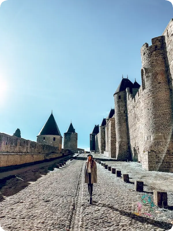 Judit en las murallas de Carcassonne
