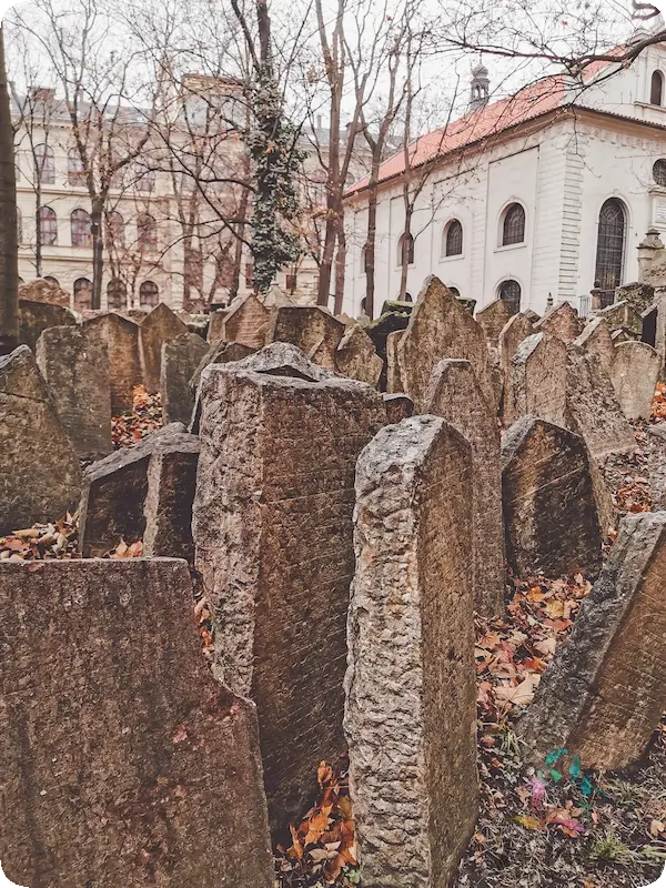 Lapidas en el Cementerio judio de Praga