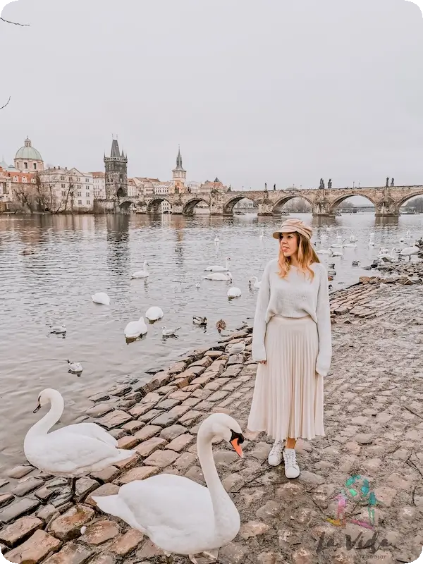 Nuestro viaje a Praga, Judit en el Puente Carlos