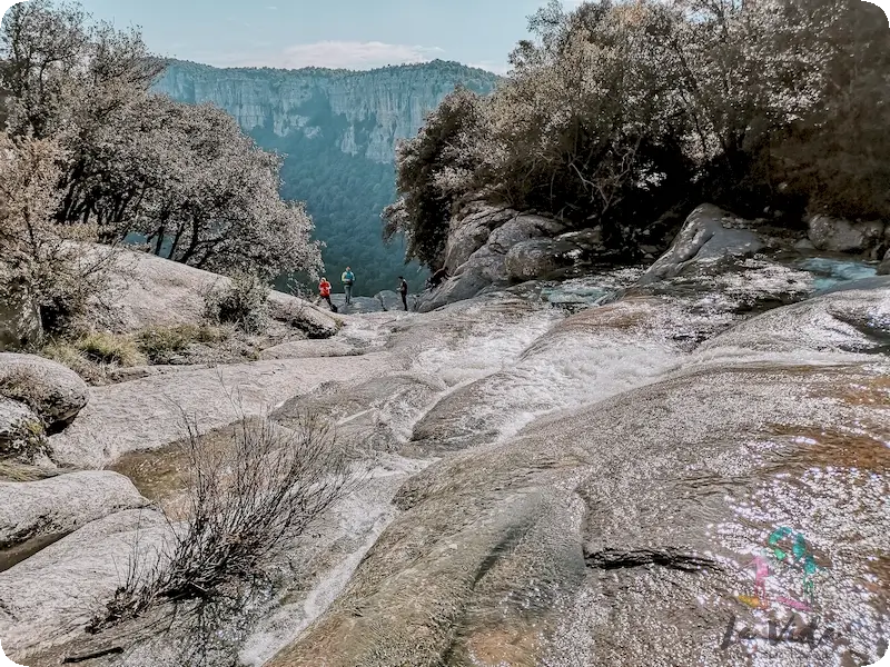 Llegada agua al Salt de Sallent