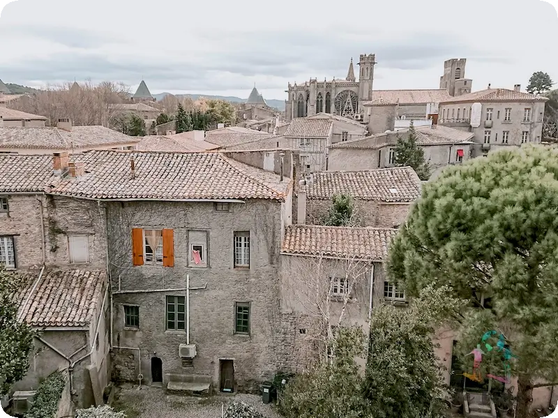 Interior del castillo de Carcassonne, visita