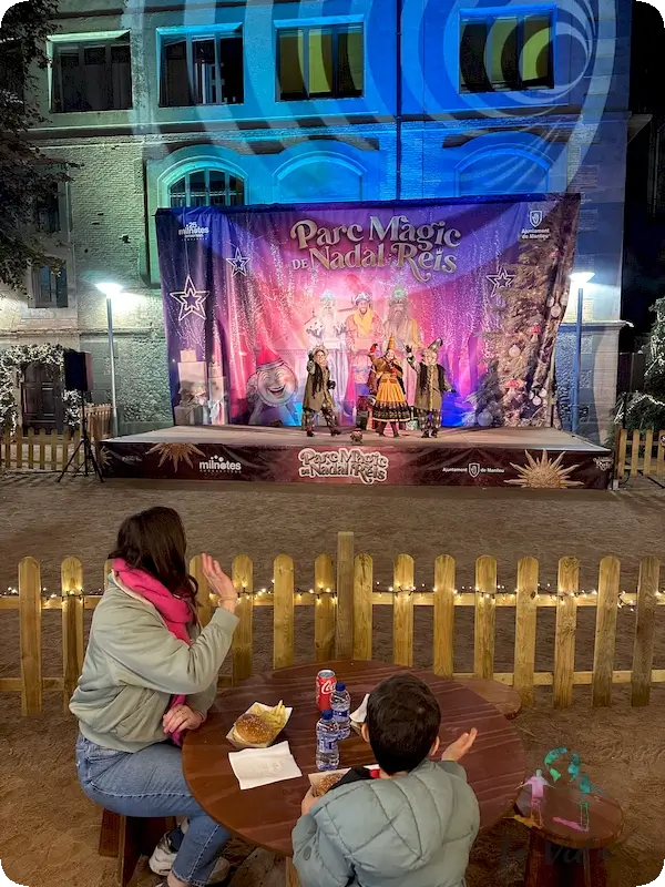 Parc Magic Nadal i Reis en Manlleu - comiendo y espectaculo