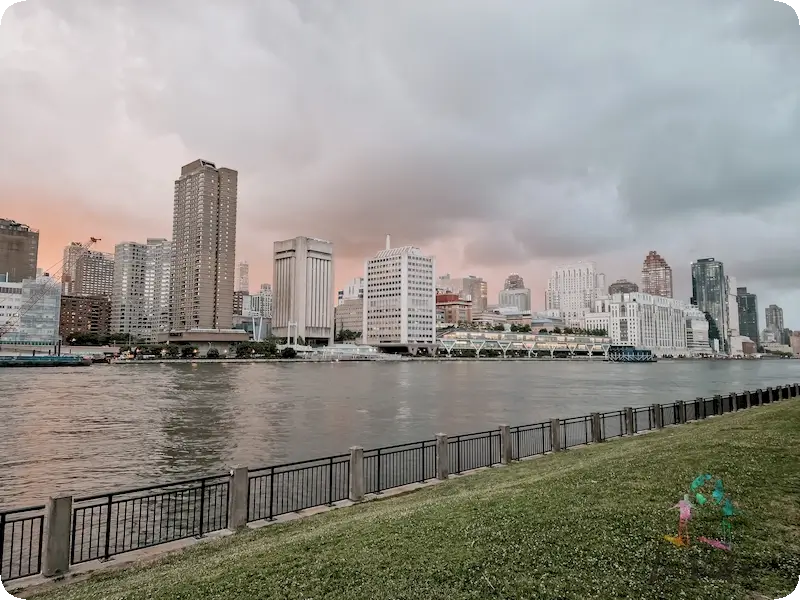 East River en Isla de Roosevelt Nueva York