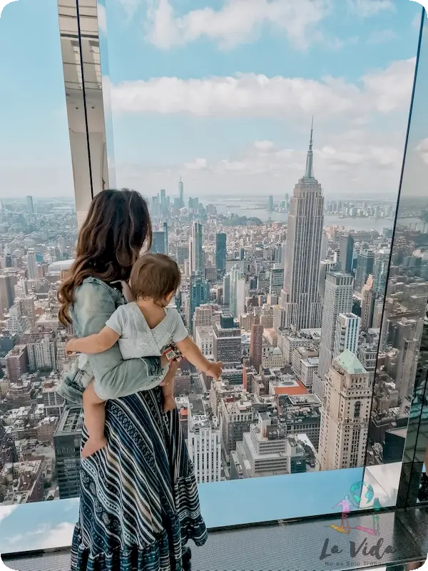 Qué ver en Nueva York en 7 días: Empire desde el Summit, Judit con Erric en brazos