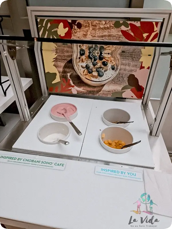 Desayuno yogurt Element Times Square West Nueva York