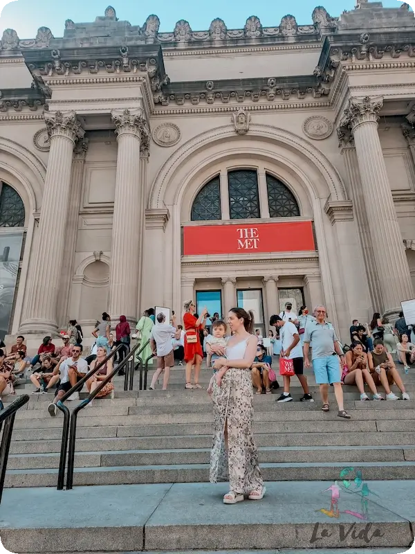 MET de Nueva York. Judit en la famosa entrada principal del edificio