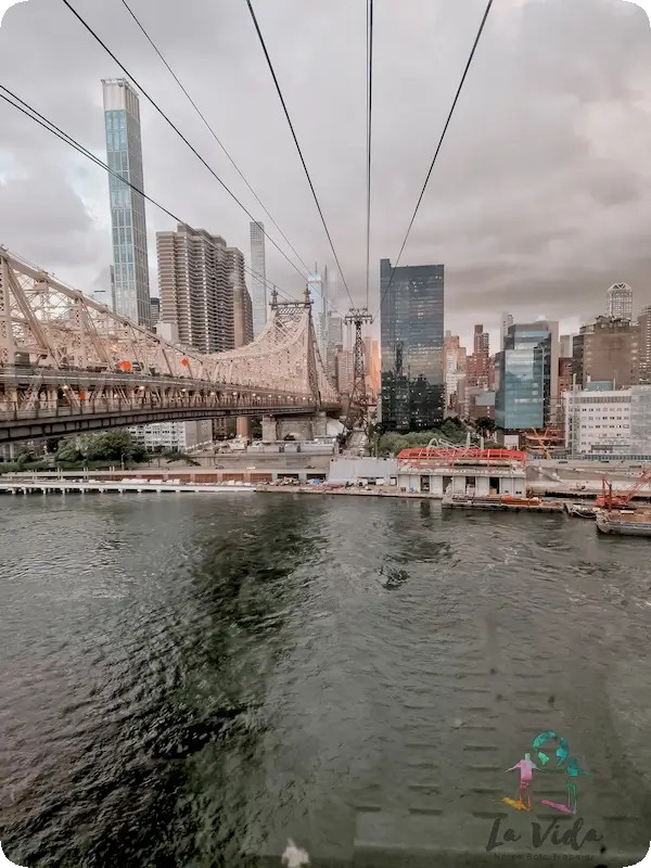 Vistas Teleférico Isla Roosevelt en Nueva York