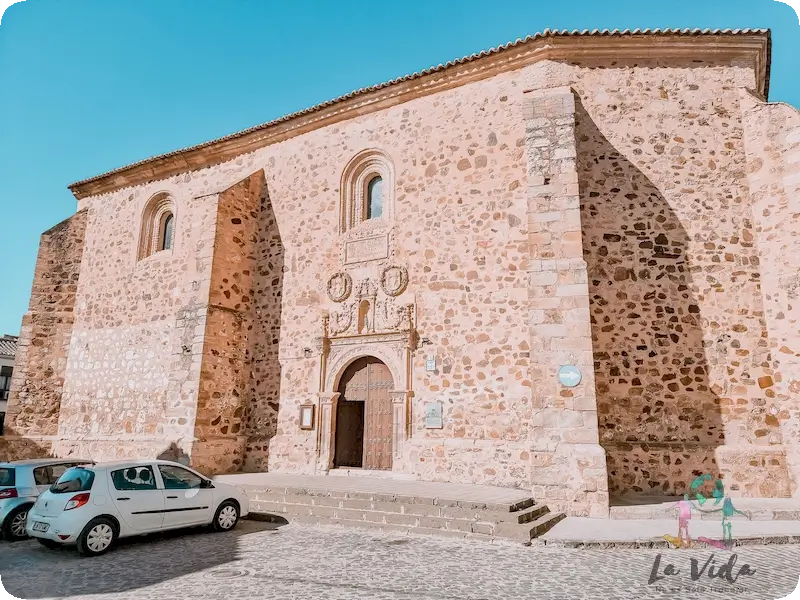Ermita de San Blas Almagro. Edificio rojizo