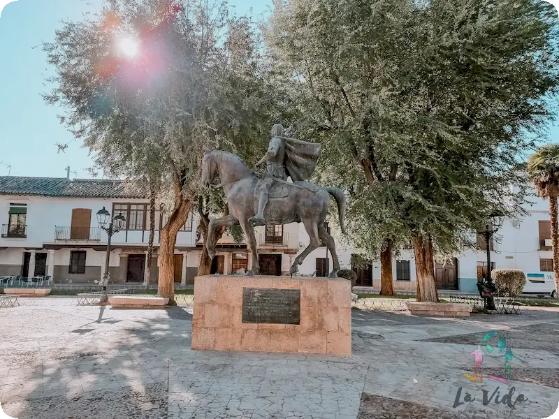 Estatua Diego de Almagro
