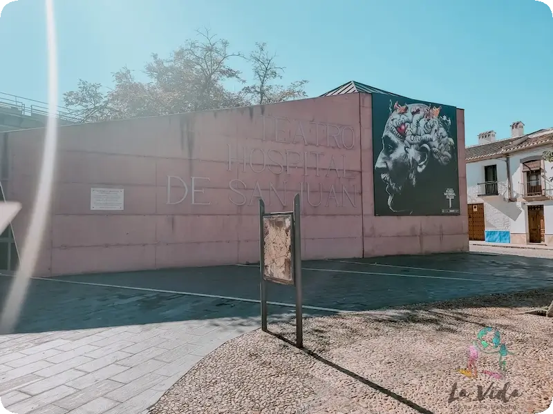 Edificio por fuera del Hospital San Juan Almagro