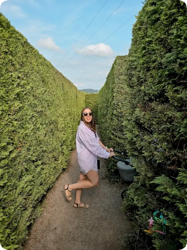 Recorriendo con carrito el interior del Laberinto de Villapresente